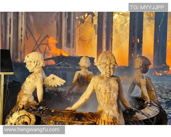 郑州市动物园鸟语林阳光板突发火灾引发关注和安全隐患讨论